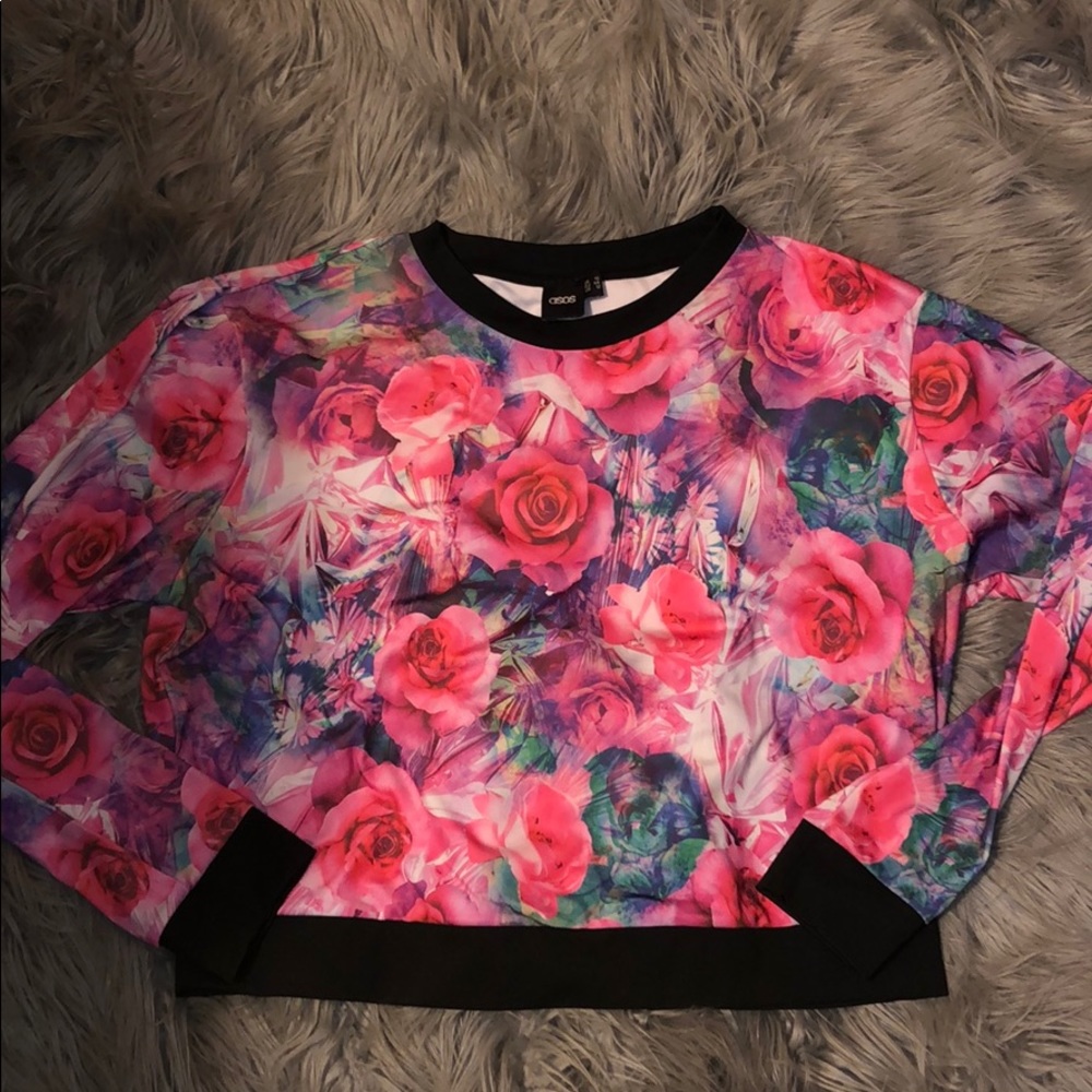 Floral, long sleeved crop-top